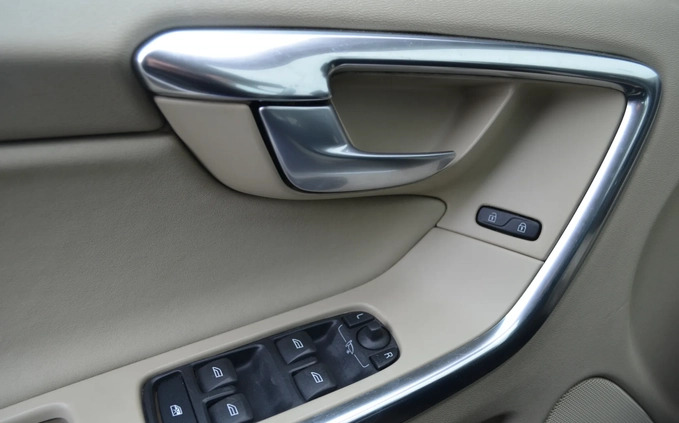 Volvo XC 60 cena 58900 przebieg: 245000, rok produkcji 2012 z Solec Kujawski małe 191